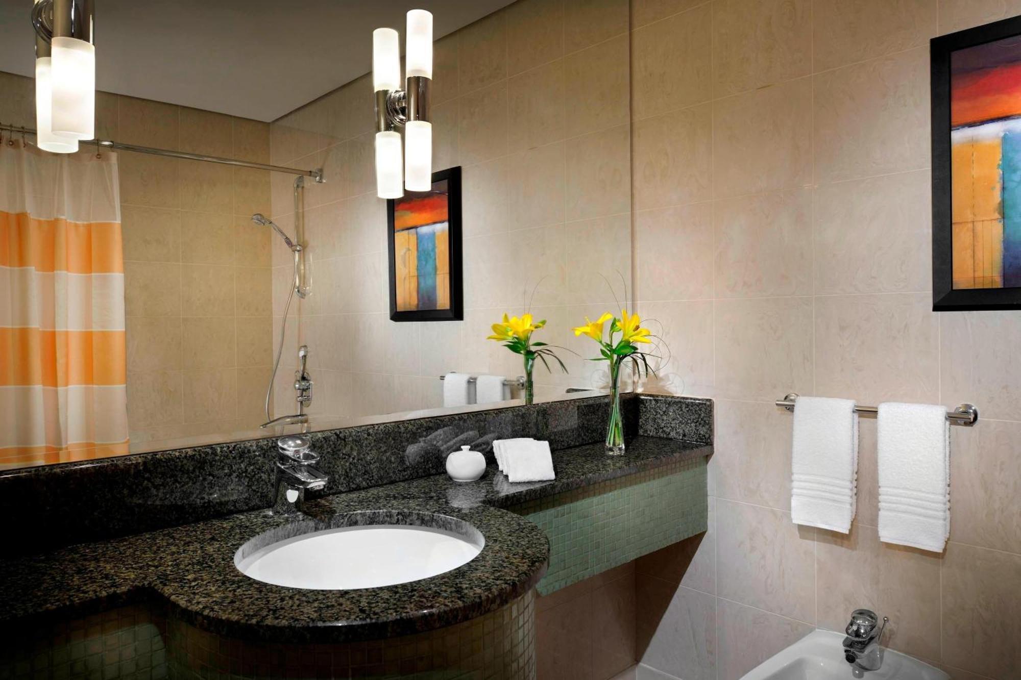 Courtyard By Marriott Kuwait City Luaran gambar